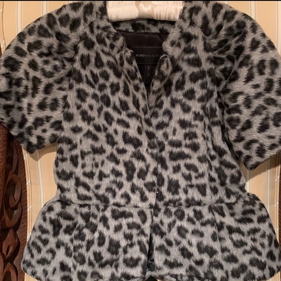 BCBGMAXAZRIA LUXURY DAVIE WOVEN FAUX FUR SHORT SLEEVE LEOPARD 🐆 PRINT JACKET S - Picture 2 of 11